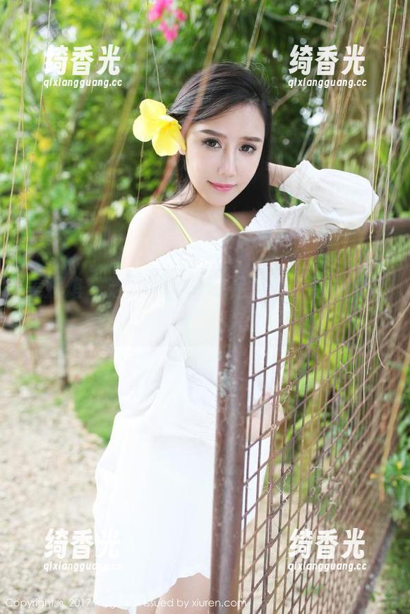 美媛馆 - 芝芝Booty裸足原图，嗯……感觉她的脚趾头都在发光。