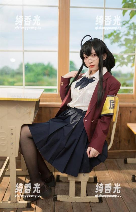 花铃Hana的全套透明女仆写真，有些暧昧又不失俏皮，真能让人思绪万千。