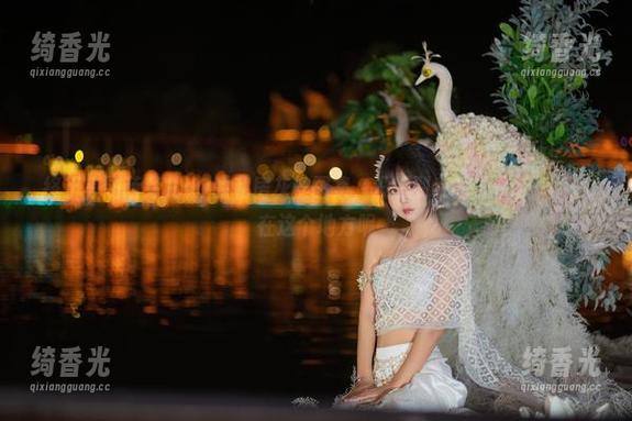 萌芽儿o0 终于等到萌芽儿o0的私房灰丝图集,没想到我的关注点一直停在这个地方呢