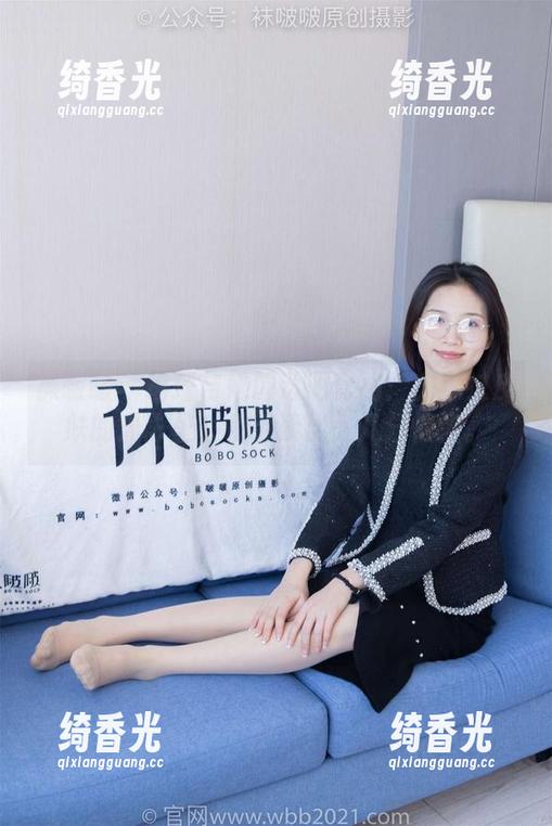 袜啵啵-瑶瑶 袜啵啵 - 瑶瑶与她的透明套图:在拂过皮肤的光影里,似乎读出了几分情愫。