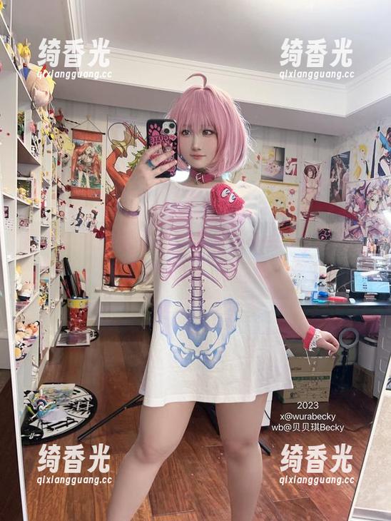 贝贝琪Becky 最新的原图就在这,贝贝琪Becky这礼服换了剧本啊,咋回事!