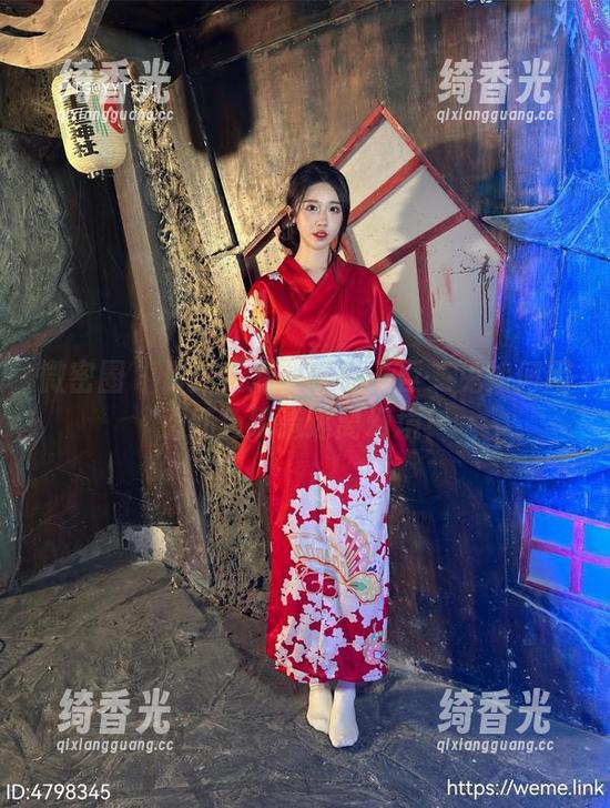 微密圈 - 最新资源：看轩子巨二兔如何用酒红色缔造迷离幻境！