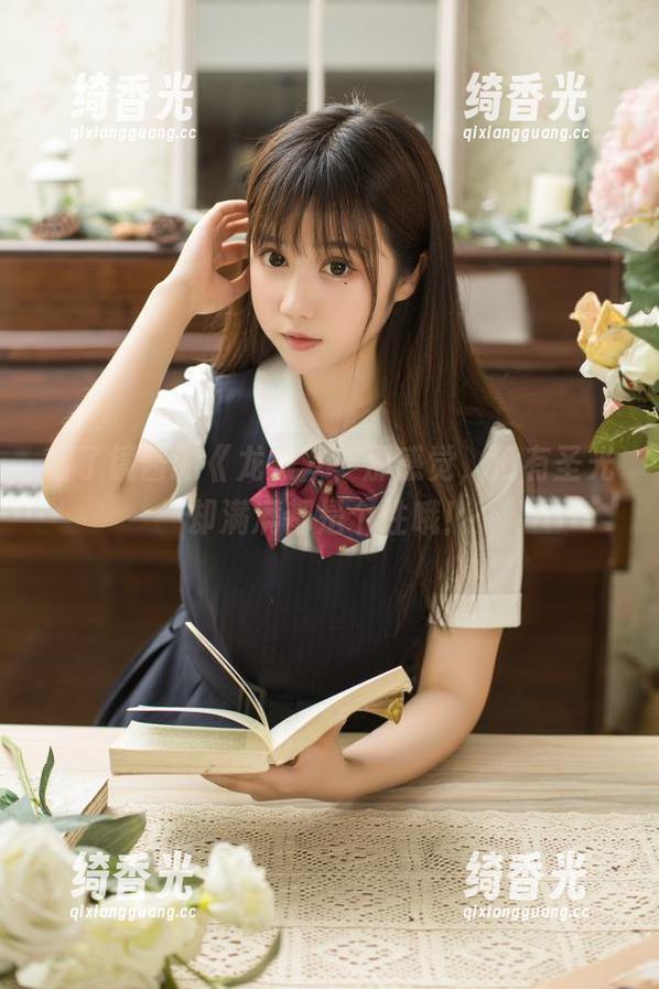看了镜酱的《龙娘》，那感觉，没有圣光却满满都是个性哦！