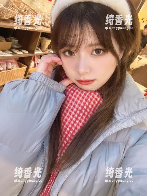 闪月半 闪月半的网袜写真,分享自己的欣赏心得,真心sexy