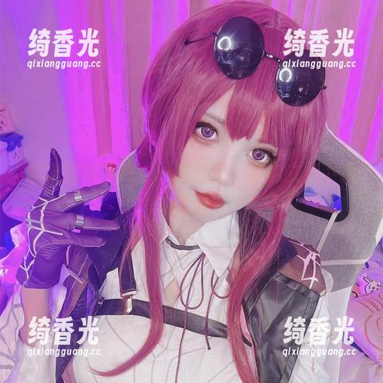雪猫的制服秀——这套图，要你立刻下载的资源。