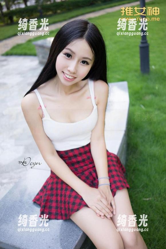 青豆客-王婉悠Queen 青豆客 - 王婉悠Queen的办公室:有没有偷偷点开的文件夹?图集来了!