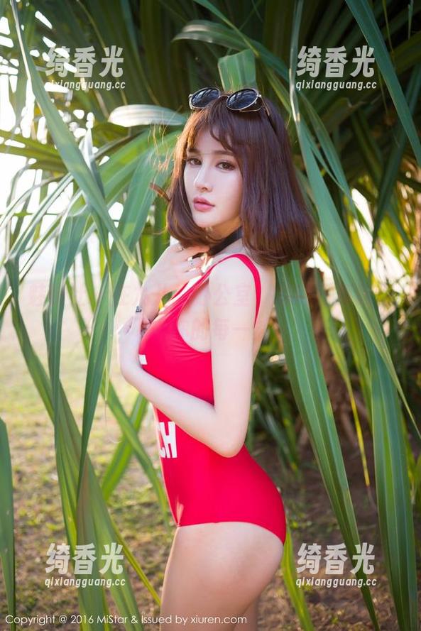 魅妍社 - 在九儿的办公室，定制写真配得上你的每一刻