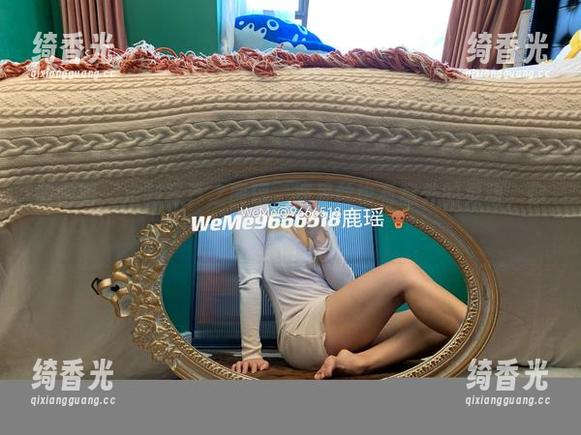 鹿瑶 微密圈 - 定制写真之鹿瑶,裤里丝也有意外的灵动,你没想过吧?